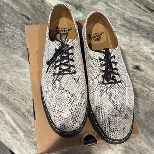 Sand and black python print Dr. Martens